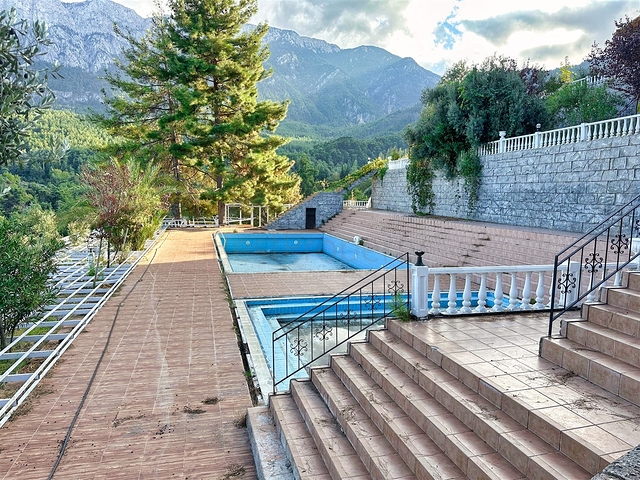 A hotel with 20 rooms and 10 bungalows in the picturesque Konyaalti - Antalya area is for sale.   A hotel with 20 rooms and 10 bungalows in the picturesque Konyaalti - Antalya area is for sale.