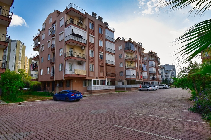 3+1 apartment in the Meydankavagi - Antalya neighborhood 