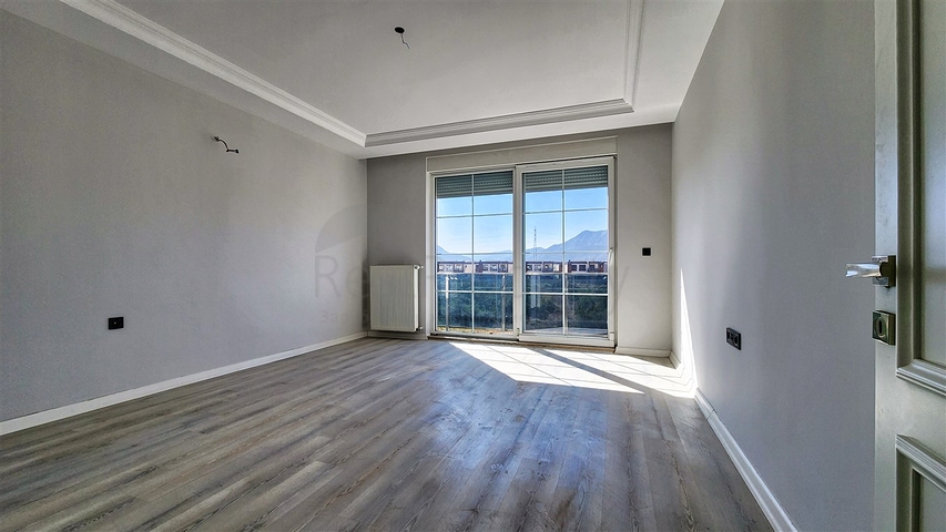 5+1 villa in Doshemealti - Antalya area 