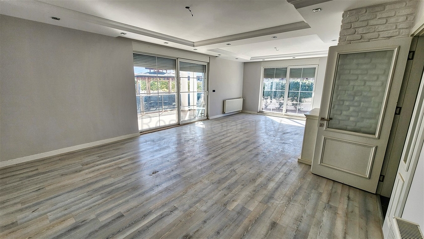 5+1 villa in Doshemealti - Antalya area 