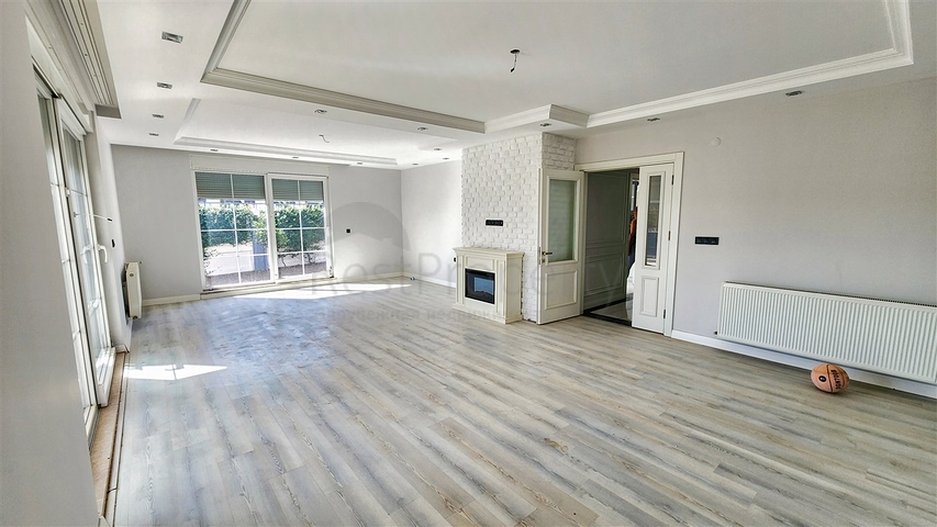 5+1 villa in Doshemealti - Antalya area 