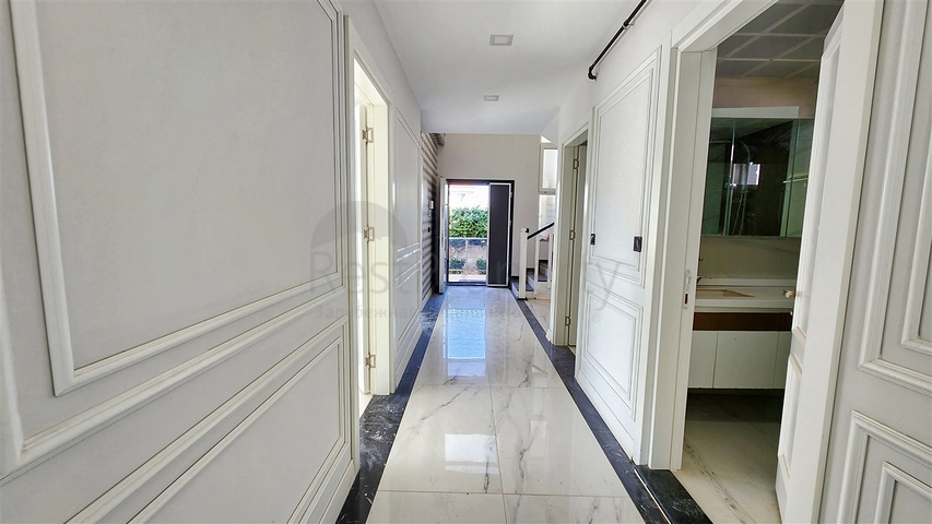 5+1 villa in Doshemealti - Antalya area 