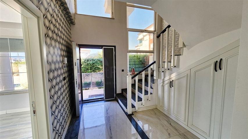 5+1 villa in Doshemealti - Antalya area 