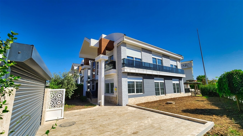 5+1 villa in Doshemealti - Antalya area 