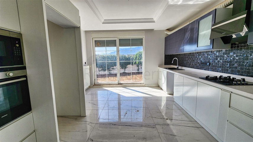 5+1 villa in Doshemealti - Antalya area 