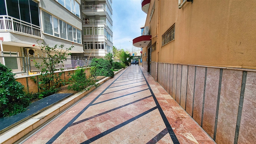 A 3+1 apartment in the Toroslar - Antalya neighborhood 