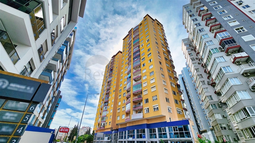A 3+1 apartment in the Toroslar - Antalya neighborhood 
