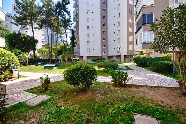 3+1 apartment in Altinkum - Antalya neighborhood 