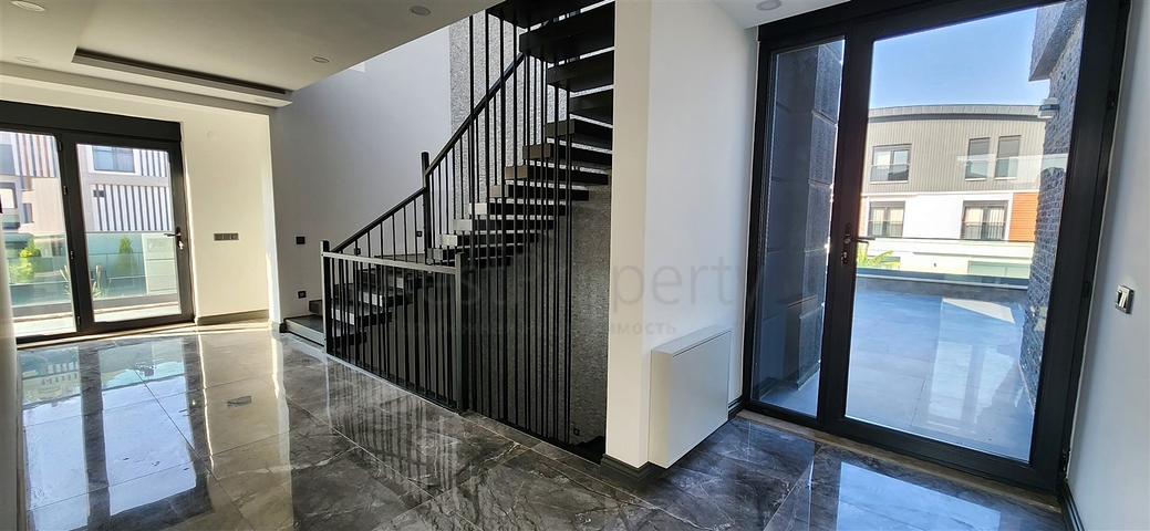 5+1 villa in Guzeloba - Antalya neighborhood 