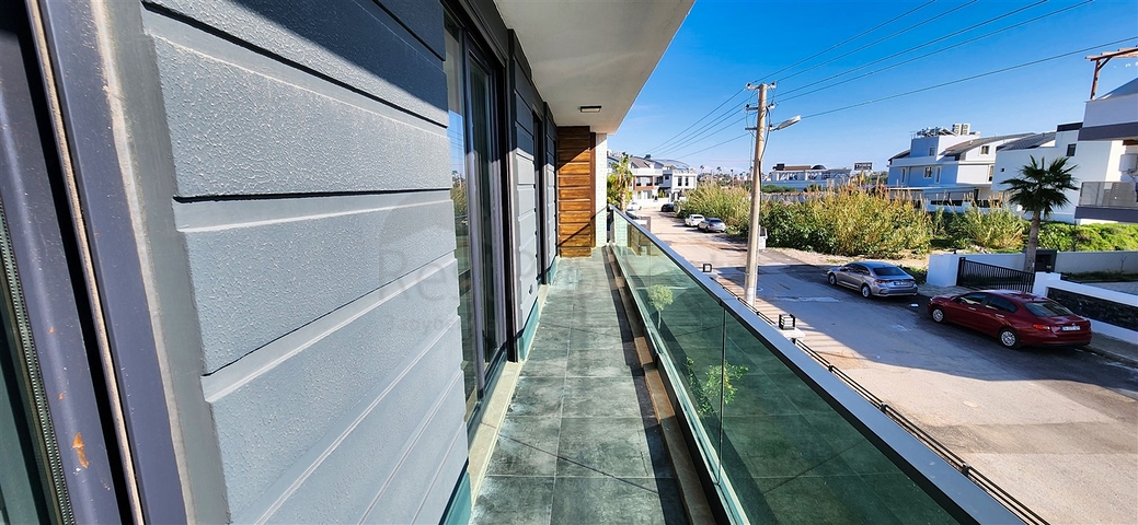 5+1 villa in Guzeloba - Antalya neighborhood 