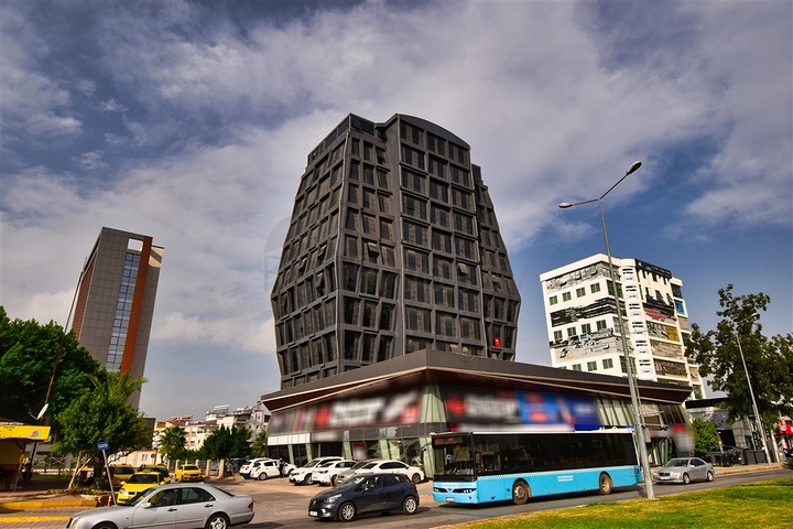 A commercial property in the Kepez - Antalya area is for sale 