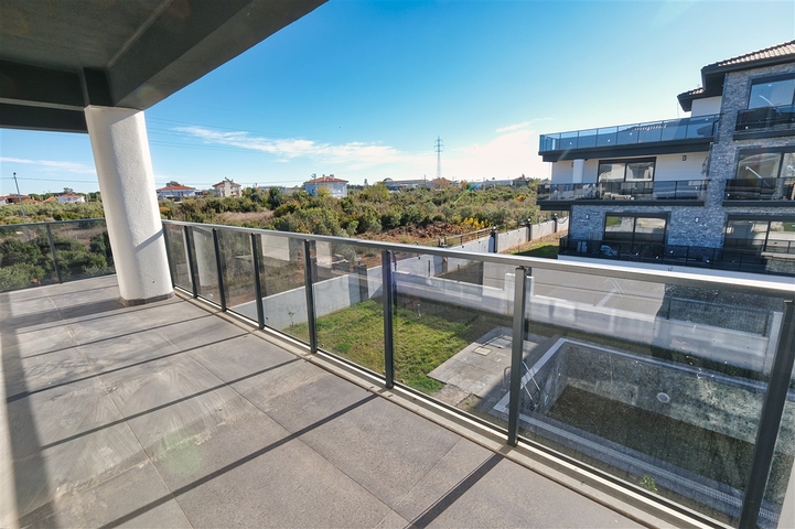 5+1 villa in Doshemealti - Antalya area 