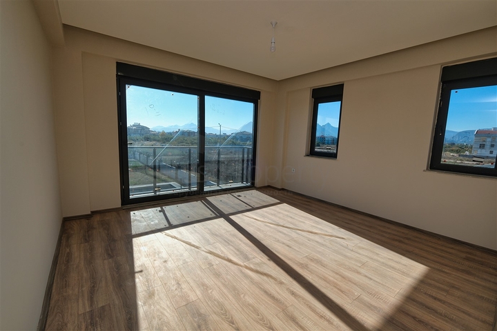 5+1 villa in Doshemealti - Antalya area 