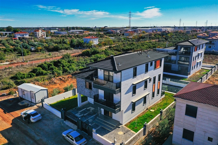 5+1 villa in Doshemealti - Antalya area 