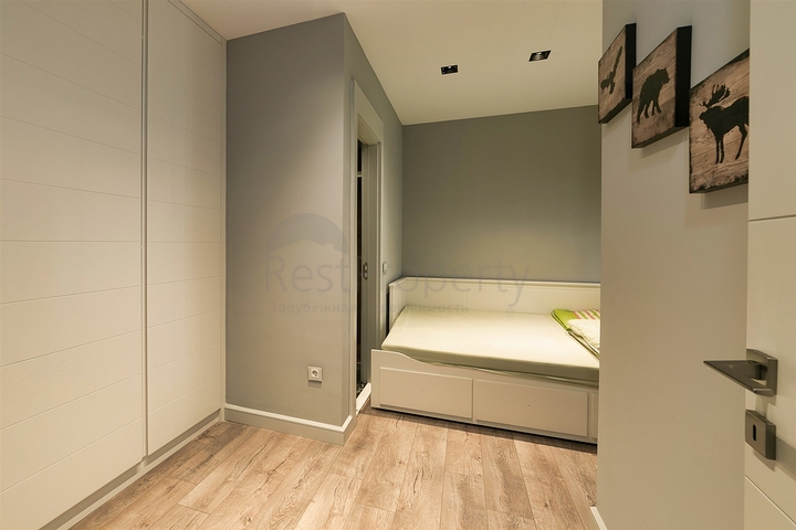 A 4+1 apartment in Ermenek Antalya neighborhood 