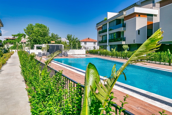 A 4+1 apartment in Ermenek Antalya neighborhood 