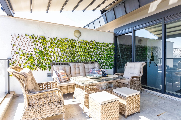 A 4+1 apartment in Ermenek Antalya neighborhood 