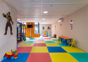 A 4+1 apartment in Ermenek Antalya neighborhood 