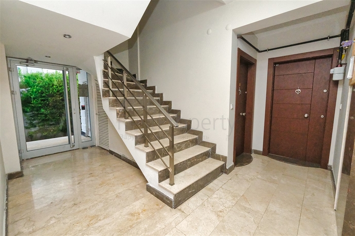 A 2+1 apartment in Altinkum - Antalya neighborhood 