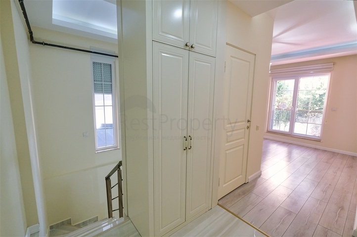 A 2+1 apartment in Altinkum - Antalya neighborhood 