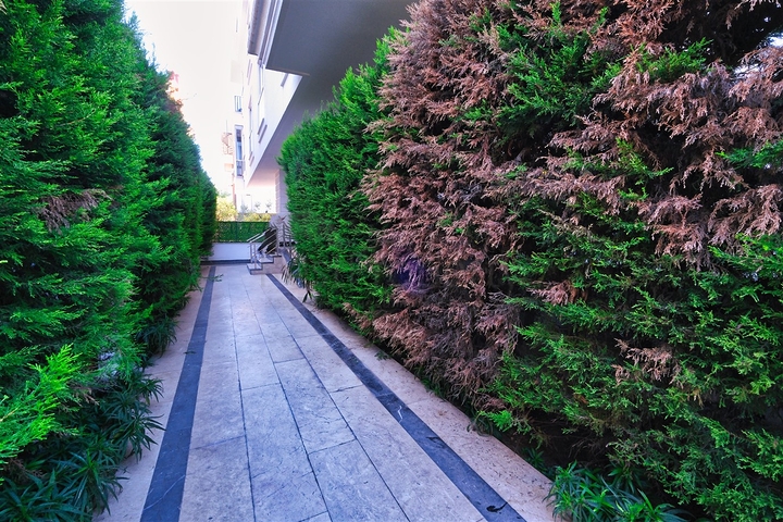 A 2+1 apartment in Altinkum - Antalya neighborhood 