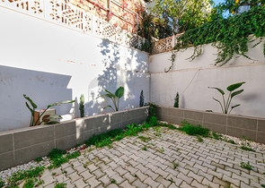 A 2+1 apartment in Altinkum - Antalya neighborhood 