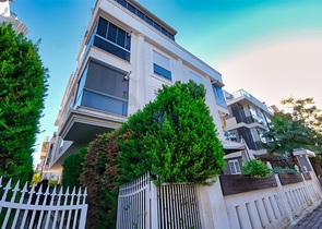 A 2+1 apartment in Altinkum - Antalya neighborhood 