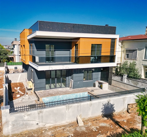 4+1 villa in Doshemealti - Antalya area 