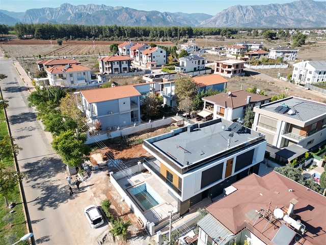 4+1 villa in Doshemealti - Antalya area 