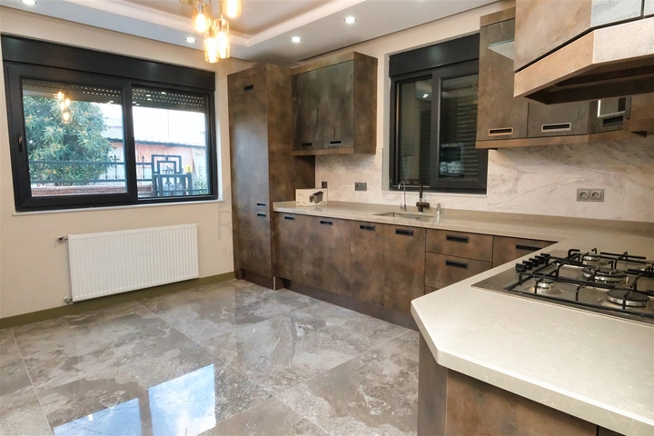 7+1 villa in Aydinlyk - Antalya neighborhood 