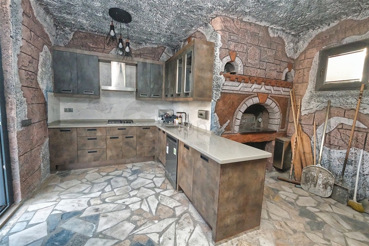 7+1 villa in Aydinlyk - Antalya neighborhood 