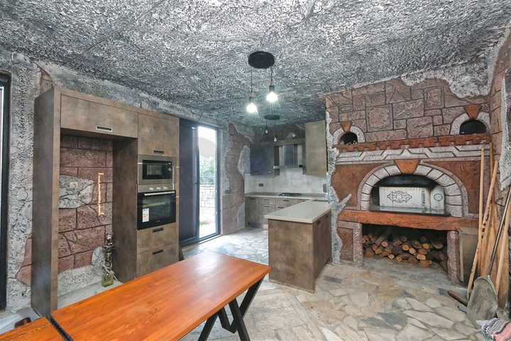 7+1 villa in Aydinlyk - Antalya neighborhood 