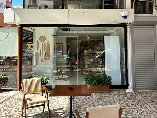 An existing business, a restaurant in the center of Antalya, is for sale 