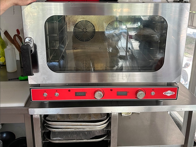 An existing business, a restaurant in the center of Antalya, is for sale 