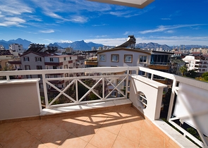 6+1 duplex apartment in the neighborhood of Pynarbashi - Antalya 