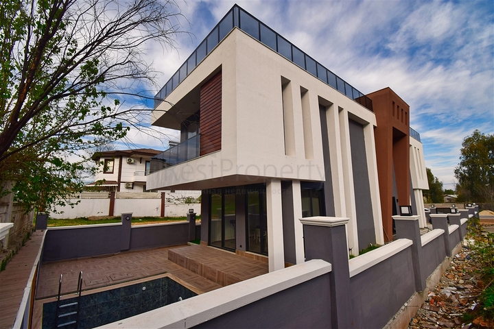 4+1 villa in Ermenek Antalya neighborhood 