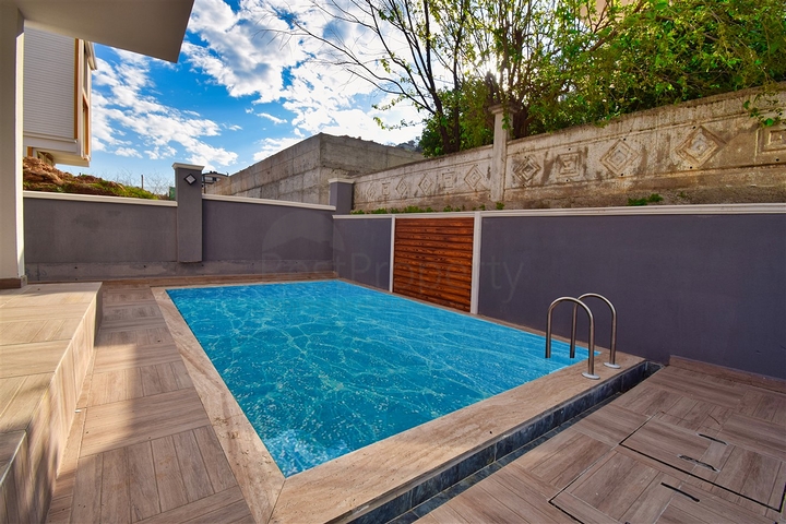 4+1 villa in Ermenek Antalya neighborhood 