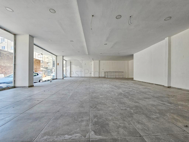 Commercial premises in Uchgen - Antalya microdistrict are for sale. 