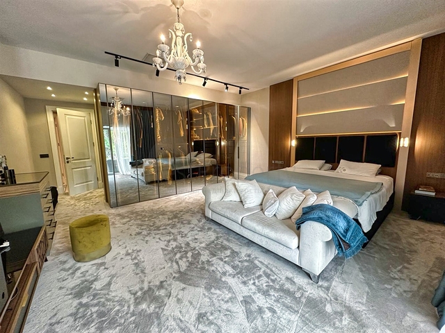 5+1 villa in Doshemealti - Antalya area 