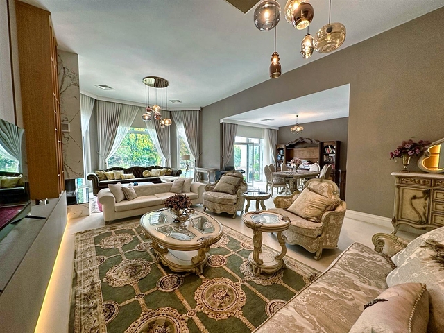 5+1 villa in Doshemealti - Antalya area 