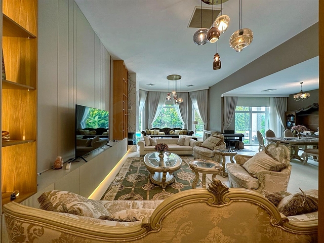 5+1 villa in Doshemealti - Antalya area 