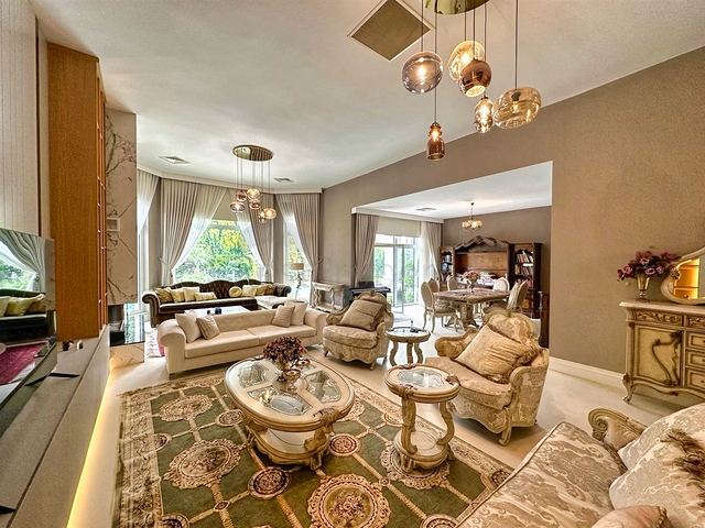 5+1 villa in Doshemealti - Antalya area 