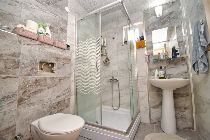 A 2+1 apartment in the Gebizli -Antalya neighborhood 