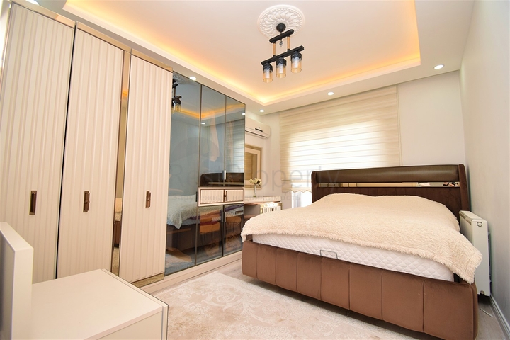 A 2+1 apartment in the Kyzyltoprak - Antalya neighborhood 