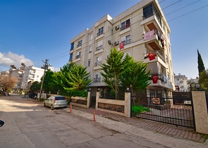 A 2+1 apartment in the Kyzyltoprak - Antalya neighborhood 