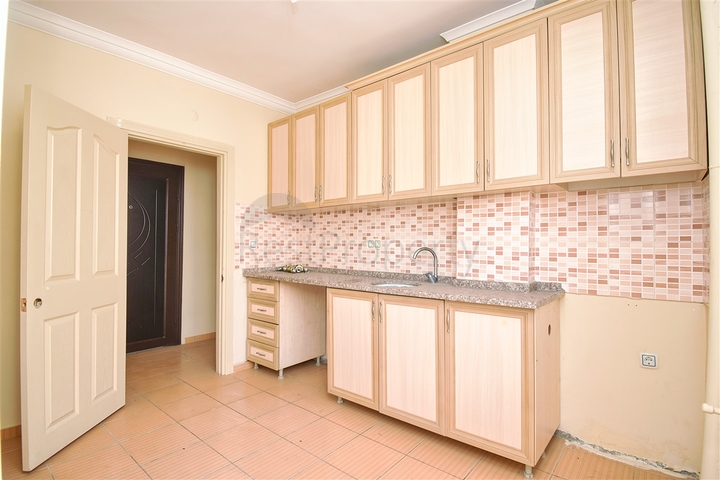 A 2+1 apartment in the Kyzylaryk - Antalya neighborhood 