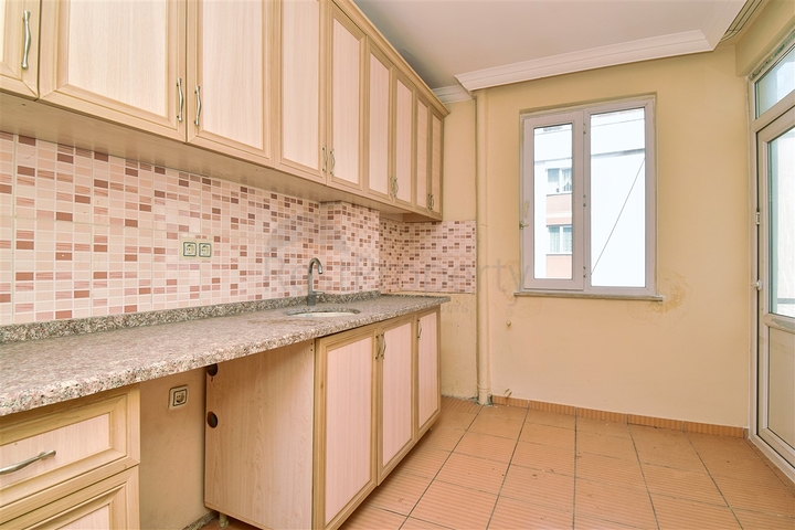 A 2+1 apartment in the Kyzylaryk - Antalya neighborhood 