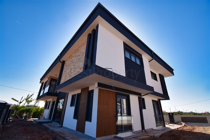 7+1 villa in Doshemealti - Antalya area 