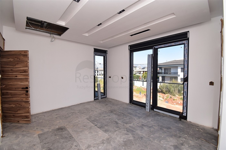 7+1 villa in Doshemealti - Antalya area 