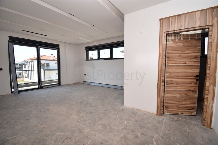 7+1 villa in Doshemealti - Antalya area 